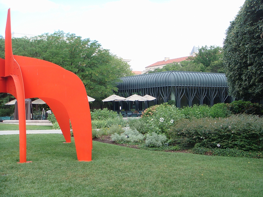 Washington DC [2009 July 03] 040.JPG - Scenes from The National Gallery of Art Sculpture Garden
